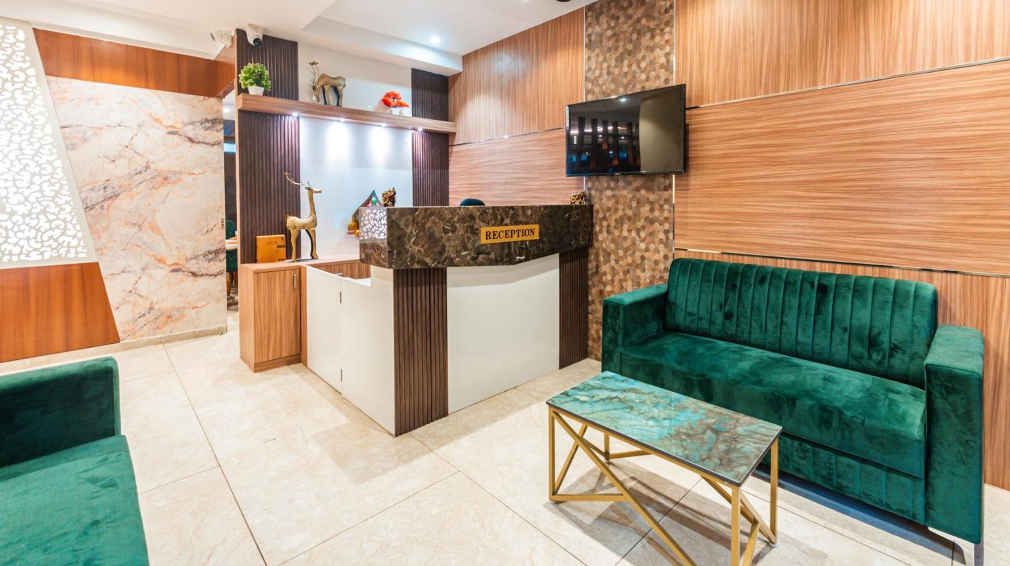Lemon Wood Suites Pune Exterior foto