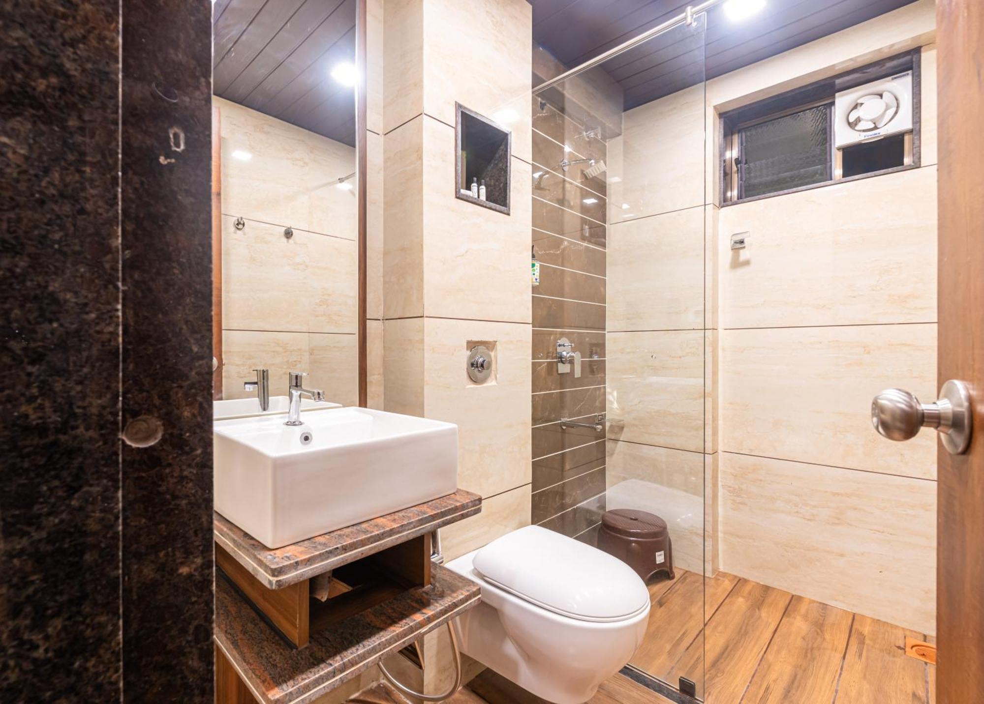 Lemon Wood Suites Pune Exterior foto